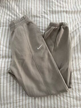 Nike Women’s Taupe Jogger Sweatpants with Swoosh